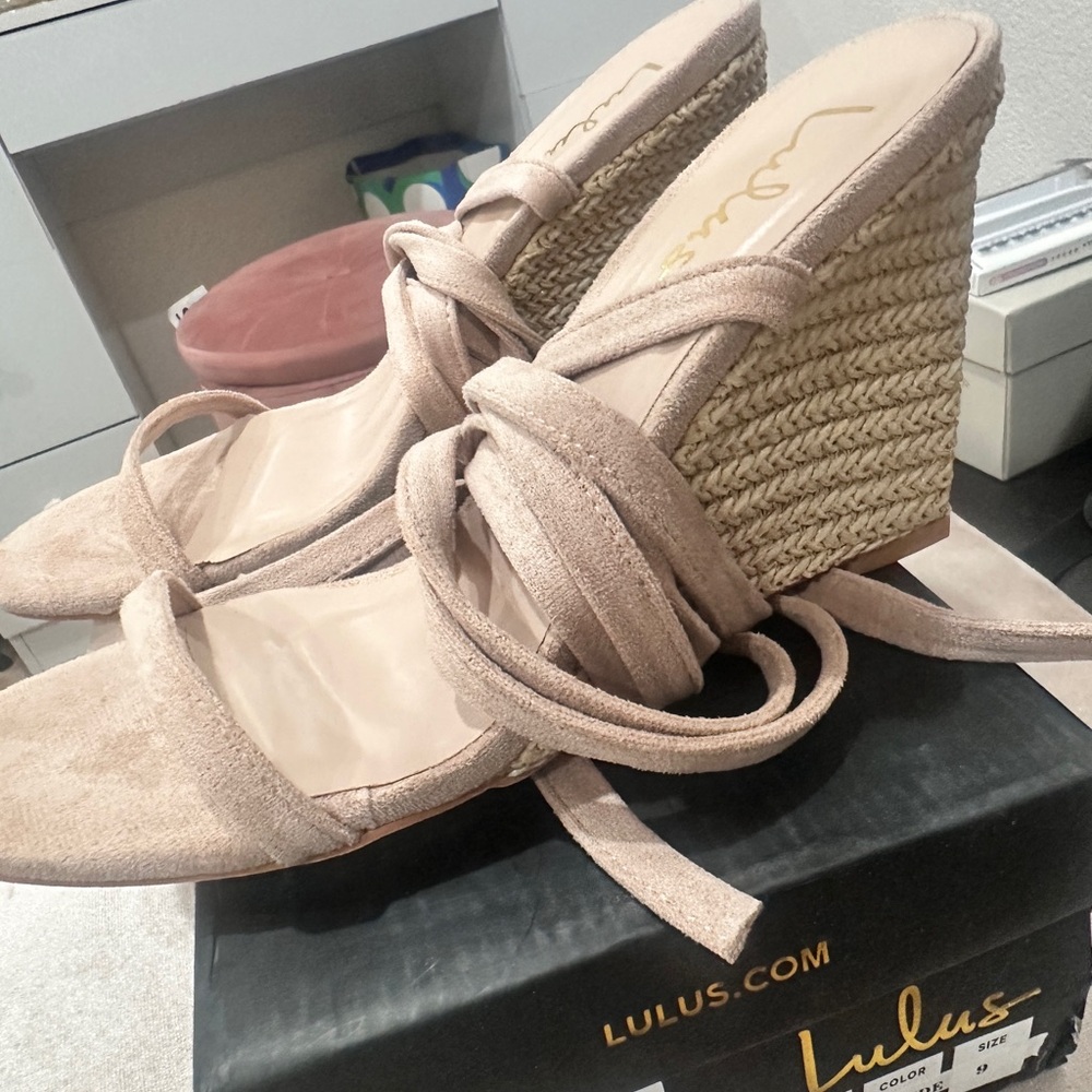 Lulu's Tan Wedge Sandals with Bow Detail